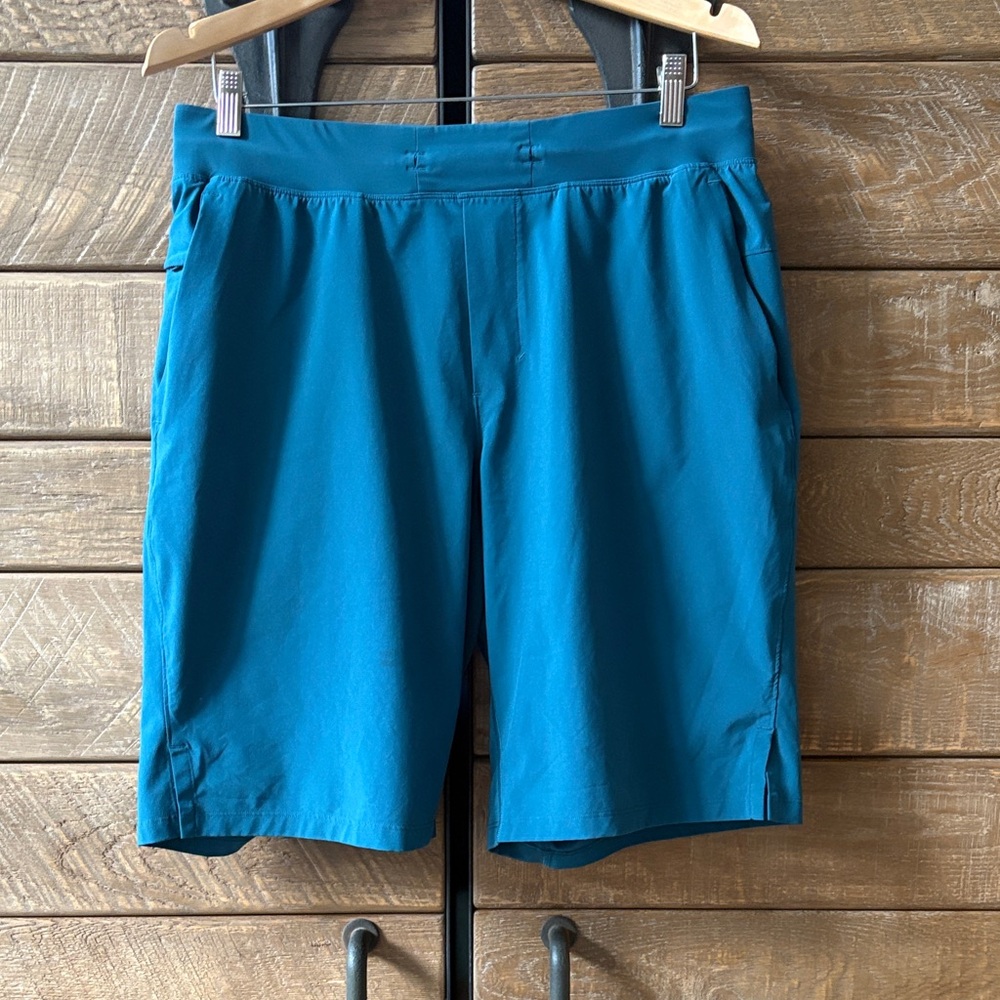 Lululemon Men’s Athletic Shorts - Blue / Dark Teal